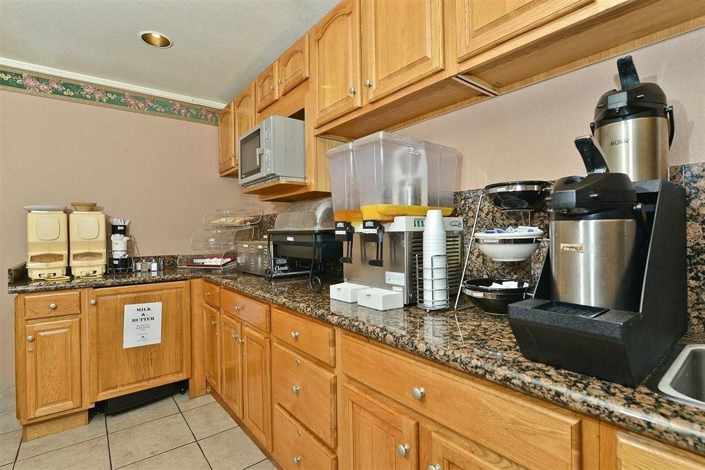 Americas Best Value Inn Colorado Springs4