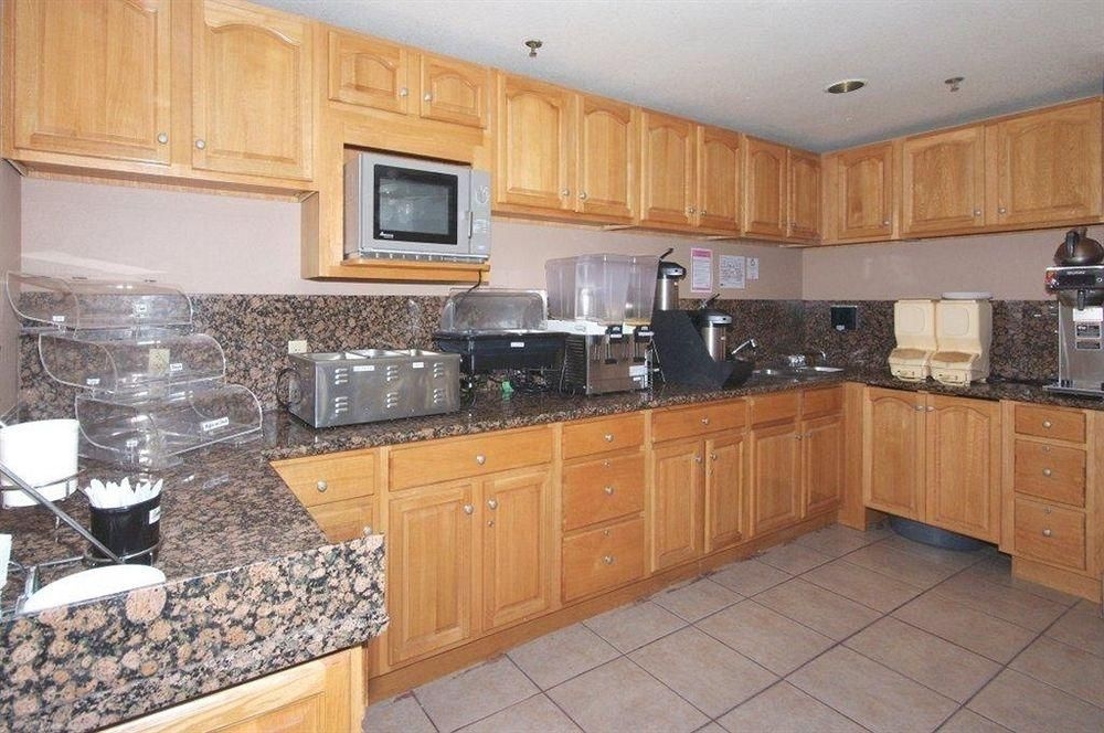 Americas Best Value Inn Colorado Springs3
