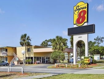 SUPER 8 ORLANDO/KISSIMMEE/LAKE2