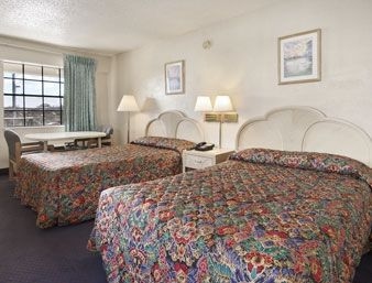 SUPER 8 MOTEL - TAMPA4