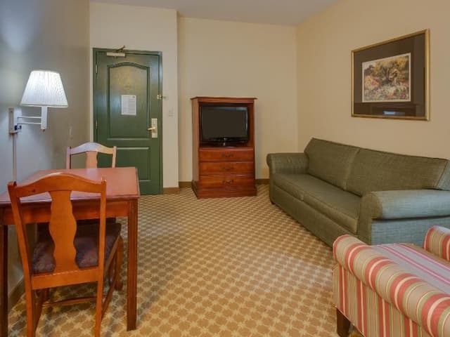 SUITE ONE BEDROOM
