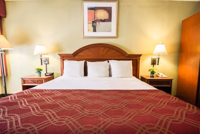 DOUBLE KING SIZE BED