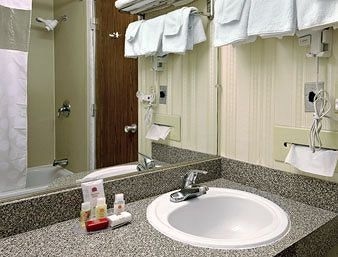 RAMADA LIMITED LAKE CITY4