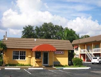 Knights Inn Sarasota3
