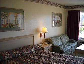 Knights Inn Sarasota2