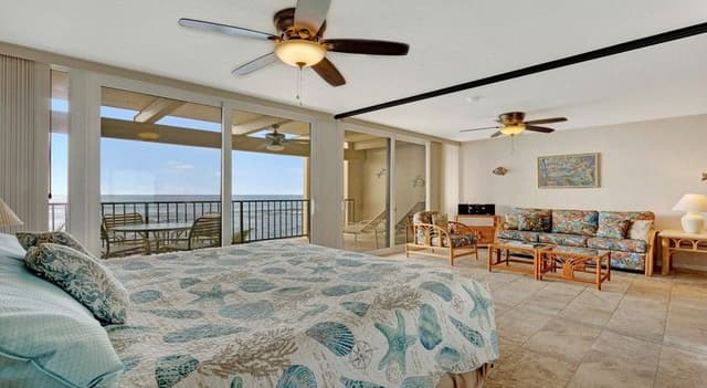 SUITE OCEAN FRONT ONE BEDROOM