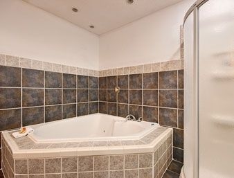 Days Inn - Iowa City Coralville1