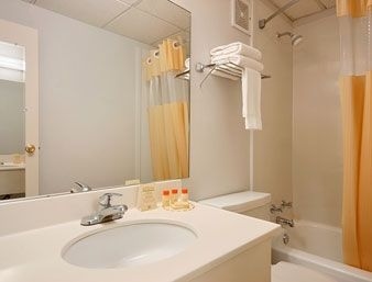 Days Inn - Iowa City Coralville3
