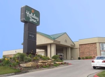 HOLIDAY INN TOPEKA-WEST0