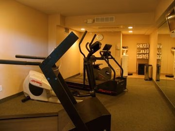 HOLIDAY INN TOPEKA-WEST2