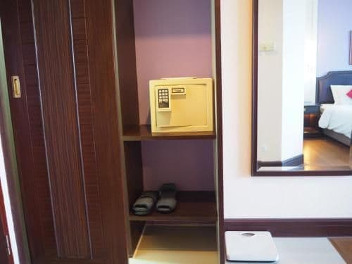 Corner Double or Twin Room