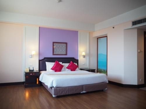 Charoen Thani Khon Kaen Hotel1