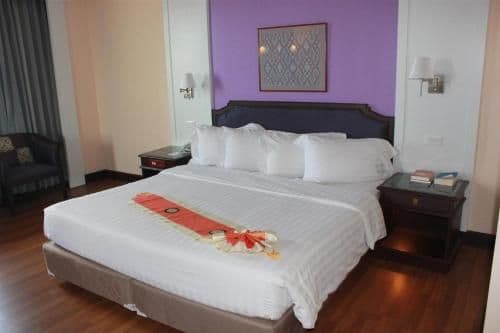 Corner Double or Twin Room