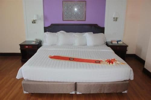 Corner Double or Twin Room