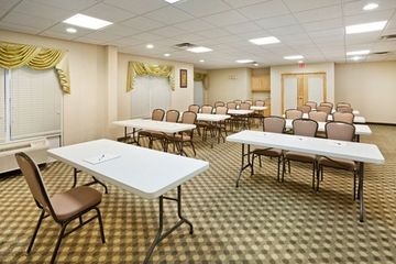 HOLIDAY INN EXPRESS HOTEL & SUITES LONDON3