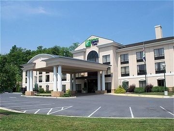 HOLIDAY INN EXPRESS HOTEL & SUITES WINCHESTER0