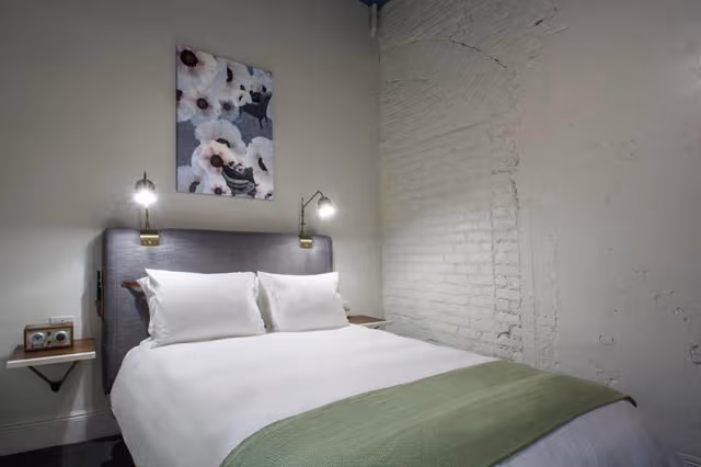 DOUBLE DELUXE TWO DOUBLE BEDS