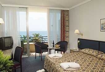 Royal Apollonia3