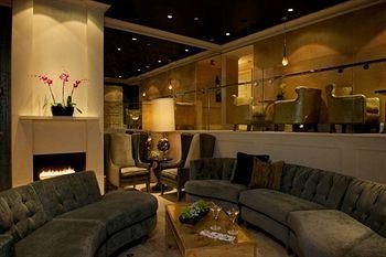 Hotel Veritas0