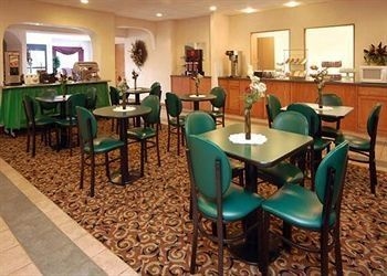 Comfort Suites Auburn Hills3