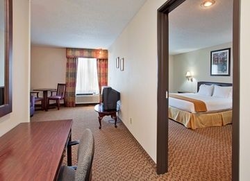 HOLIDAY INN EXPRESS OSAGE BEACH (PREMIUM OUTLET)4