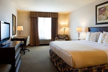 HOLIDAY INN HOTEL & SUITES WEST EDMONTON1