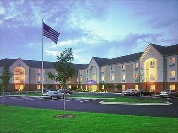 CANDLEWOOD SUITES OMAHA3
