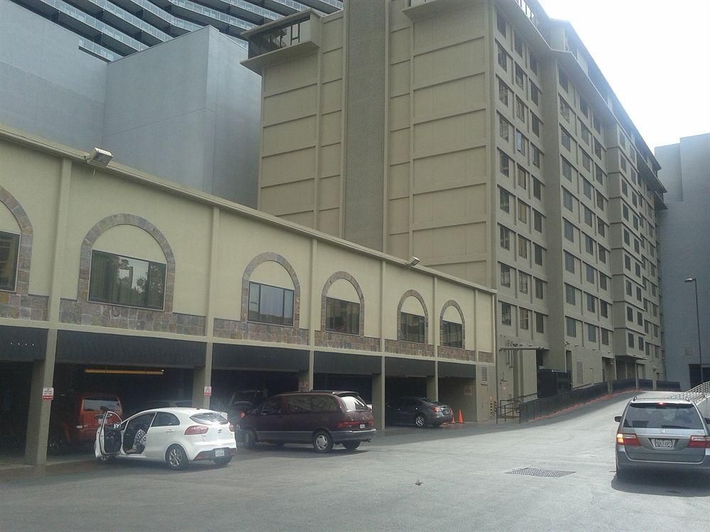 Jockey Club4