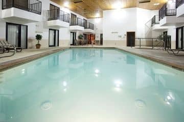 HOLIDAY INN EXPRESS ALBUQUERQUE (I-40 EUBANK) HOLIDAY INN EXPRESS ALBUQUERQUE (I-40 EUBANK)