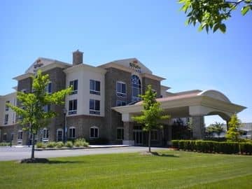 Holiday Inn Express & Suites Long Island-East End by IHG Holiday Inn Express & Suites Long Island-East End by IHG