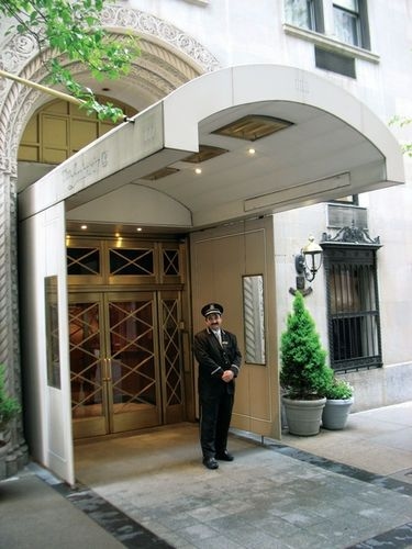 โรงแรมเดอะลอมบาร์ดี (The Lombardy Hotel)0