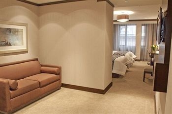 The Pearl Hotel1