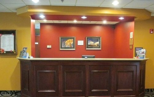 เบสท์ เวสเทิร์น ดิ อินน์ แอท เดอะ แฟร์กราวน์ (Best Western The Inn at the Fairgrounds)1