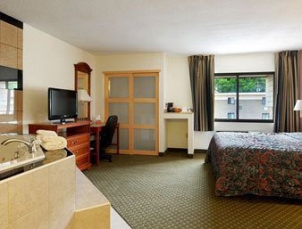 ควอลิตี้ อินน์ แอนด์ สวีทส์ บิงแฮมตัน เวสเทิล (Quality Inn & Suites Binghamton Vestal)1