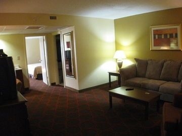 HOLIDAY INN FAYETTEVILLE-I-95 SOUTH1