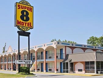 SUPER 8 KINSTON0