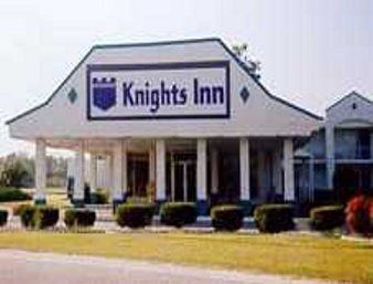 KNIGHTS INN LUMBERTON0