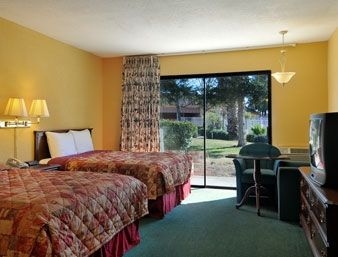 WILLOWS TRAVELODGE2