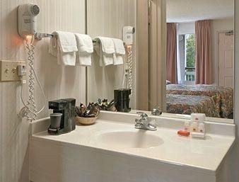 Travelodge Cincinnati1