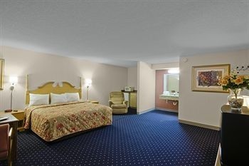 AMERICAS BEST VALUE INN -Tulsa Airport2