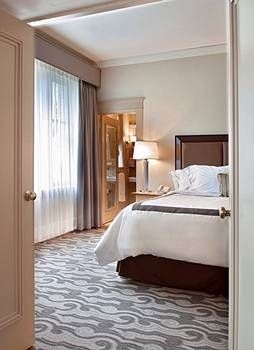 Governor Hotel1