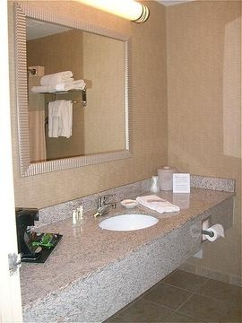 HOLIDAY INN PITTSBURGH NORTH2