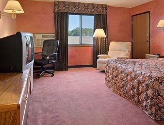 Super 8 Motel Sioux Falls I3