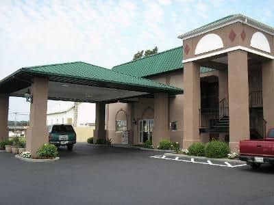 Guesthouse International Inn And Suites Guesthouse International Inn And Suites
