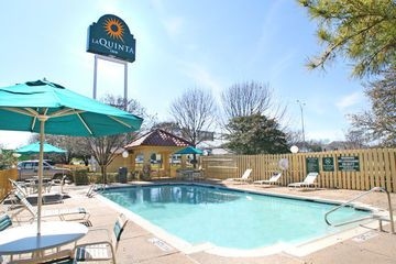 La Quinta Inn University2