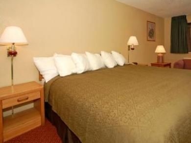 Quality Inn & Suites Houston4