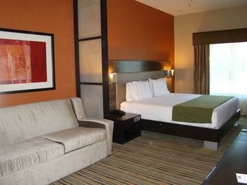 HOLIDAY INN EXPRESS HOTEL & SUITES DALLAS (GALLERIA AREA)4