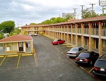 Palace Suites4