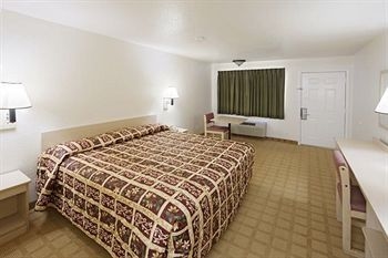 Travelodge Houston TX4