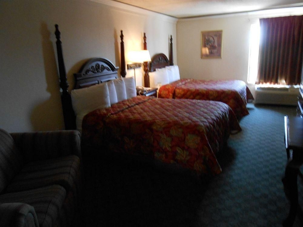 Antonian Inn and Suites2